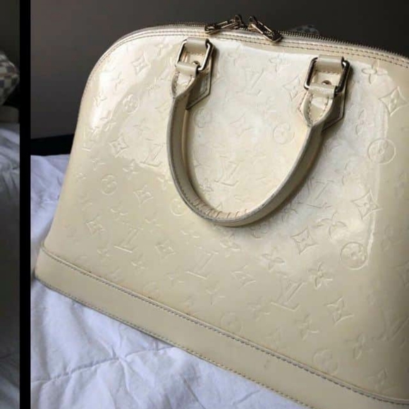 AUTHENTIC LOUIS VUITTON ALMA SHOULDER BAG - Picture 3 of 8